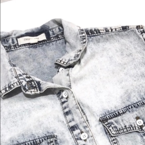 COPY - Acid Washed Chambray Sleeveless Denim Shirt Sm… - Picture 2 of 4